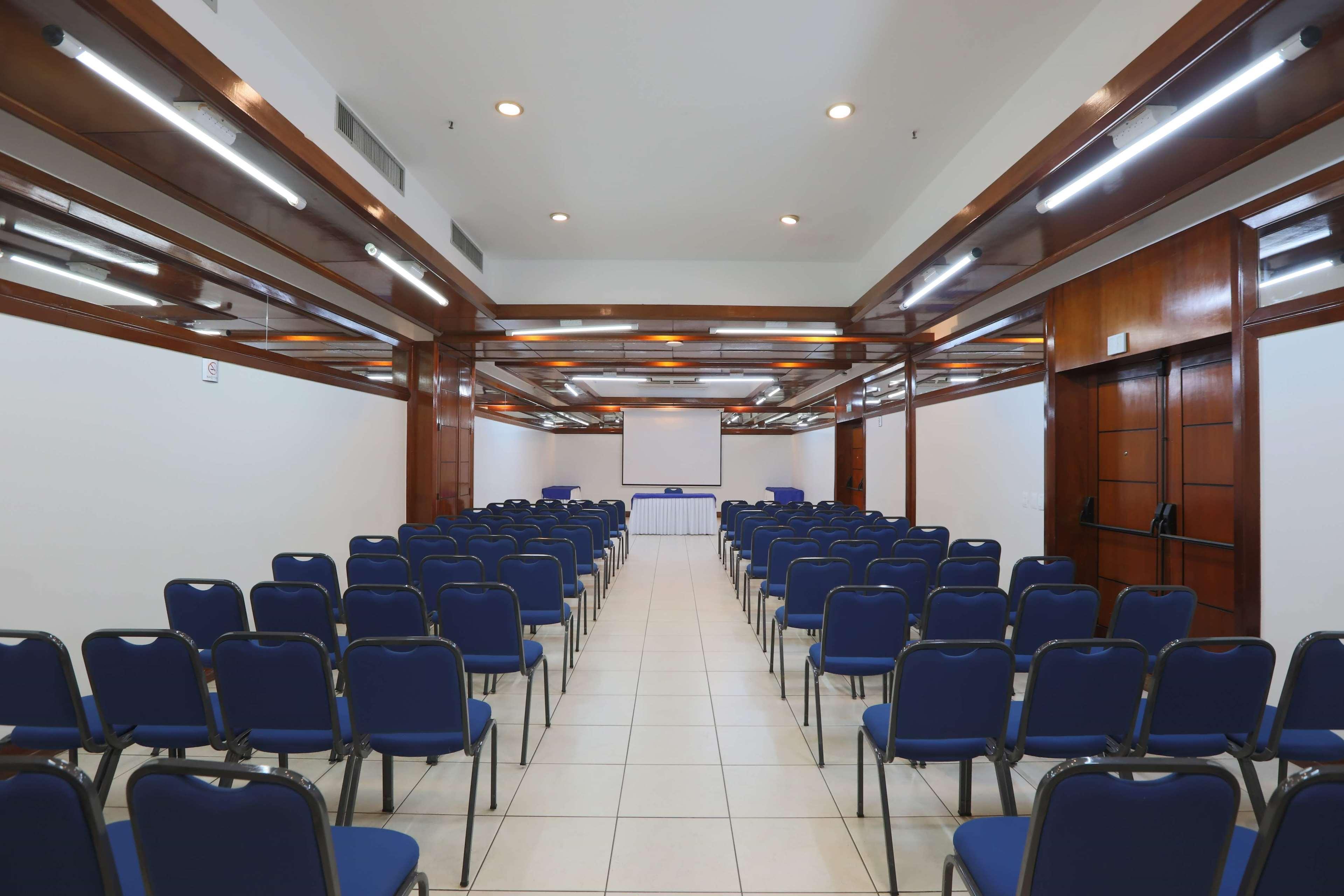 Golden Tulip Address Hotel